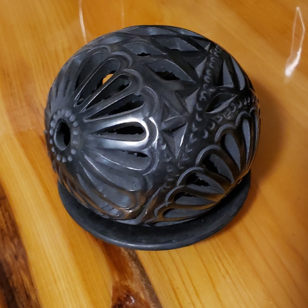 3/50 Handcrafted tealight holder